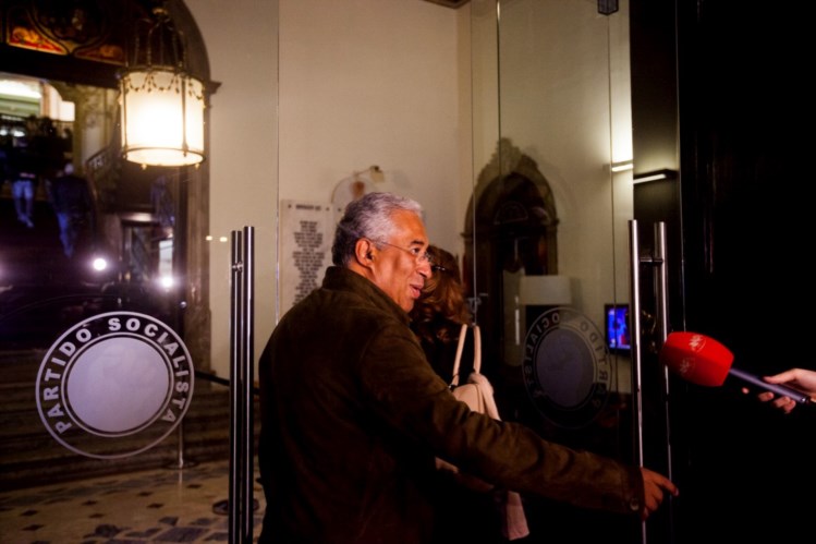 http://imagens2.publico.pt/imagens.aspx/802012?tp=UH&db=IMAGENS&w=749
